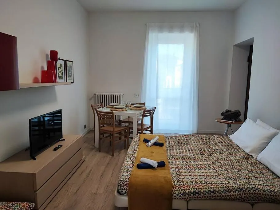 アパート Como-Svizzera La Casa Di Betty Lurate Caccivio