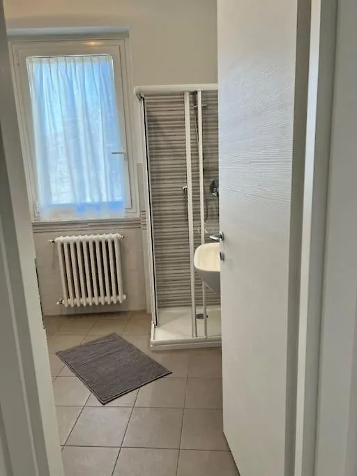 アパート Como-Svizzera La Casa Di Betty Lurate Caccivio