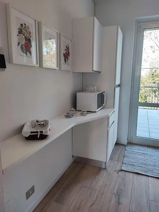 Como-Svizzera La Casa Di Betty Lurate Caccivio Italy